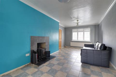 2 bedroom semi-detached house for sale, Parkfields, Benfleet SS7