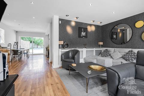 undefined, Robson Close, Enfield, EN2