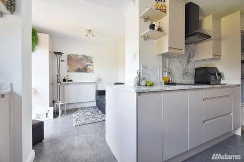 4 bedroom semi-detached house for sale, Greenfields Avenue WA4