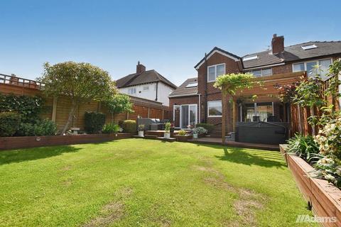4 bedroom semi-detached house for sale, Greenfields Avenue WA4