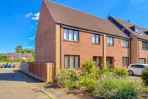 12 Armstrong Close, Newmarket, CB8 8HD