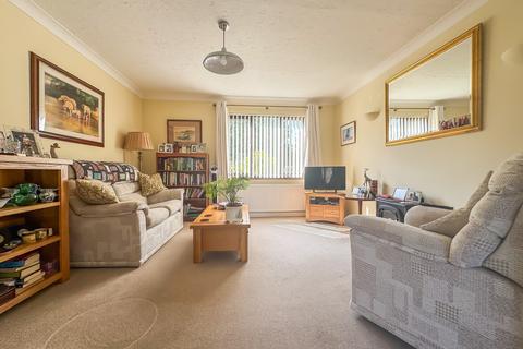 12 Armstrong Close, Newmarket, CB8 8HD