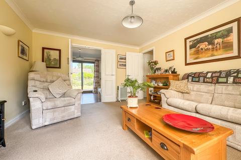 12 Armstrong Close, Newmarket, CB8 8HD