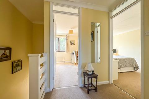 12 Armstrong Close, Newmarket, CB8 8HD