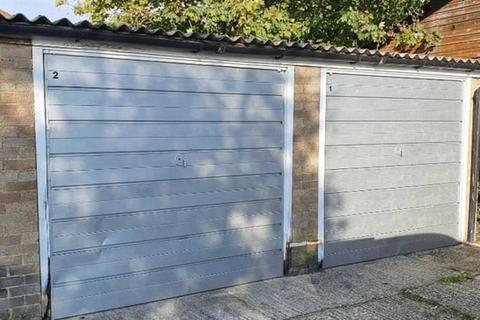 Garage to rent, New Park Road, Ashford TW15