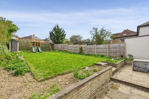 17 Rickman Hill, Coulsdon, CR5 3DS