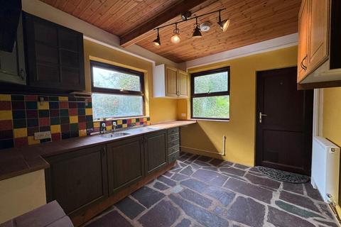 2 bedroom end of terrace house to rent, Bontuchaf, Bethesda, Gwynedd, LL57