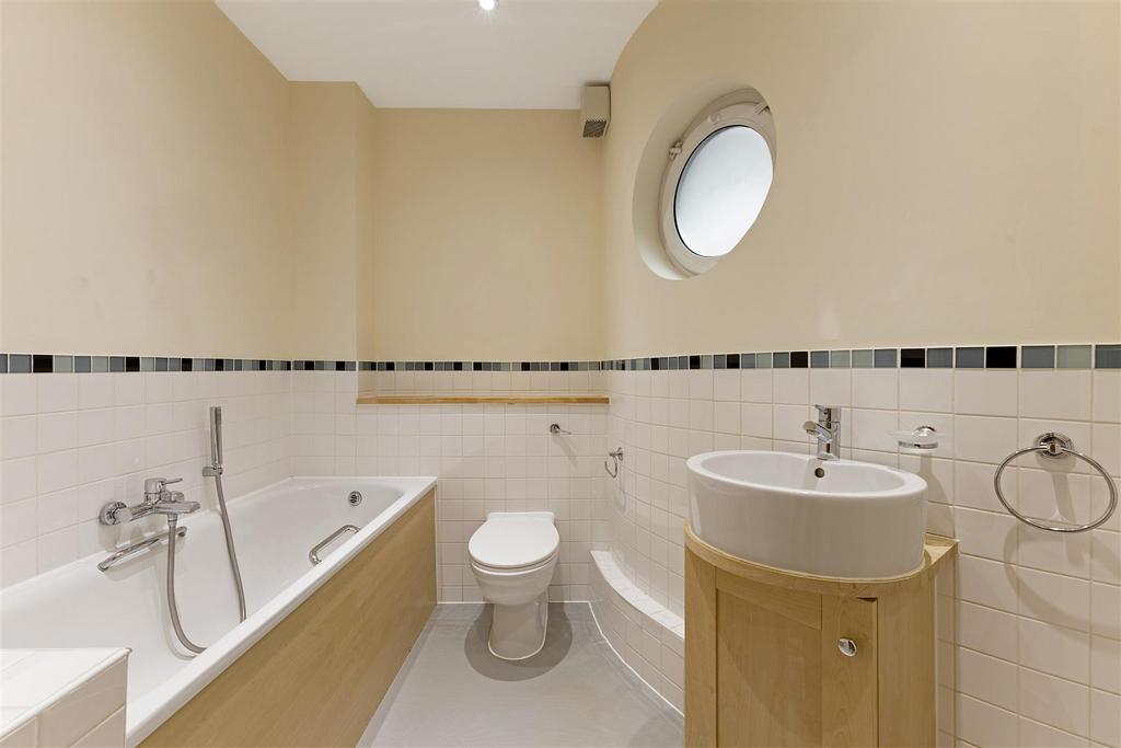 94634 Apartment 18 Bridge House Bridge (17).jpg