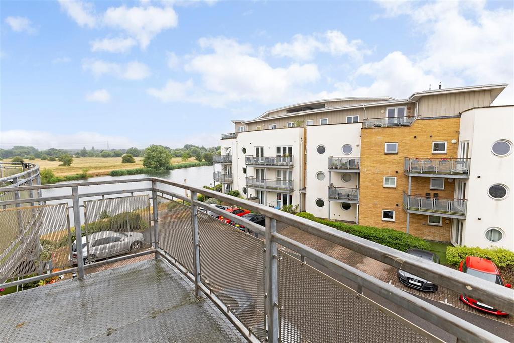 94634 Apartment 18 Bridge House Bridge (18).jpg