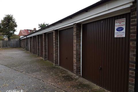 Garage to rent, Burns Way, Hounslow TW5