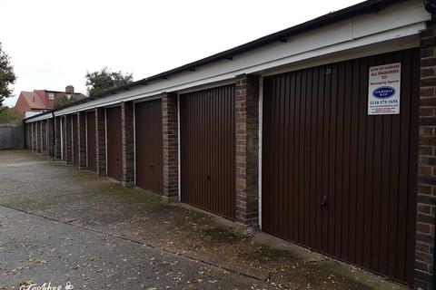 Garage to rent, Burns Way, Hounslow TW5