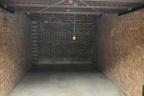 Garage to rent, Burns Way, Hounslow TW5