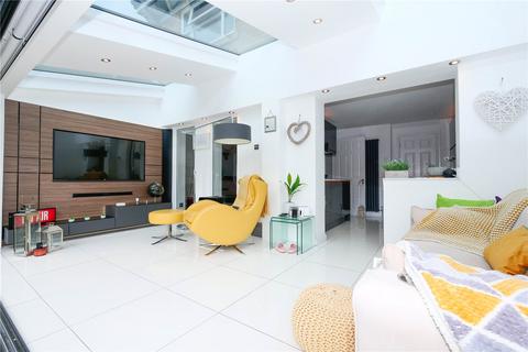 4 bedroom detached house for sale, Roundhead Fold, Bradford BD10
