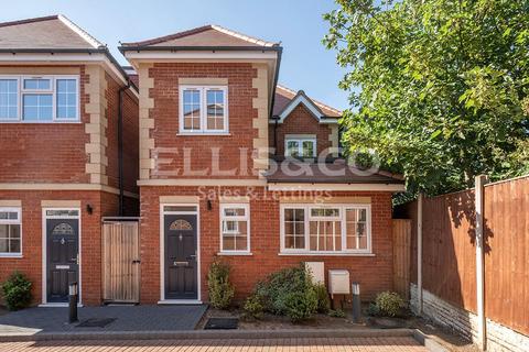 3 bedroom detached house for sale, Maxwelton Close, Mill Hill, London, NW7
