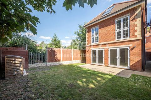3 bedroom detached house for sale, Maxwelton Close, Mill Hill, London, NW7