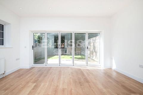 undefined, Maxwelton Close, Mill Hill, London, NW7