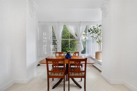 1 bedroom block of apartments to rent, London SW5