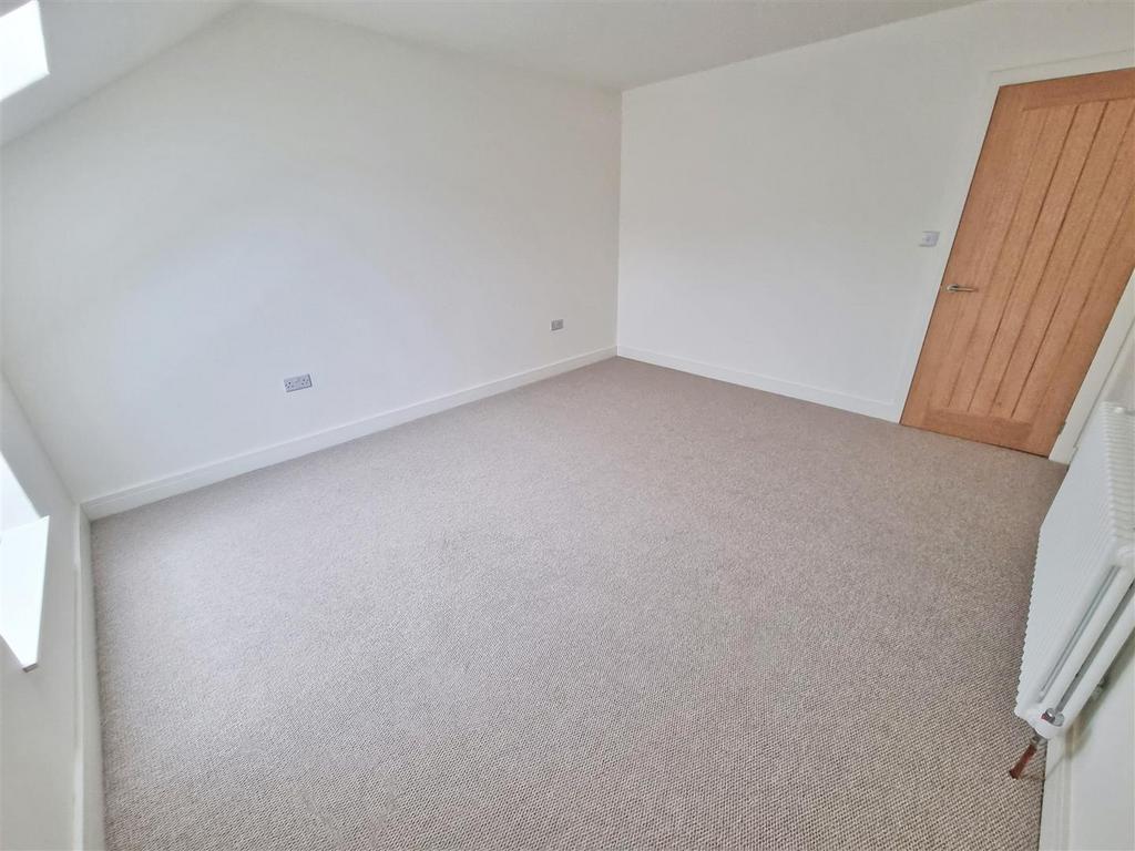 Bedroom 4.1.jpg