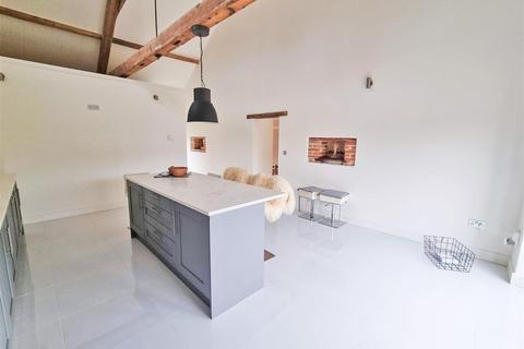 4 bedroom barn conversion to rent, New Road, Bessingham, Norwich