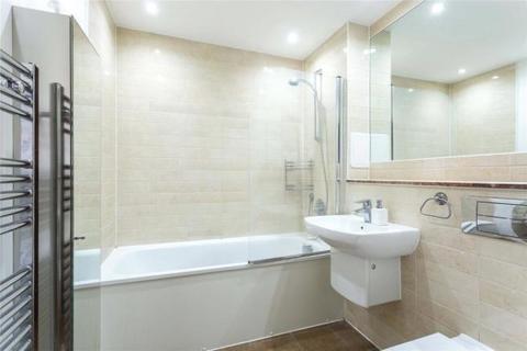 2 bedroom flat to rent, Queen Mary Avenue, London