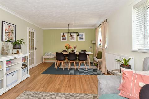 2 bedroom maisonette for sale, Warren Drive, Crawley RH11