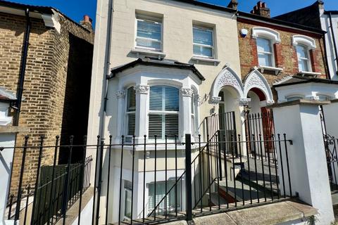 117 Parkdale Road, London, SE18 1RW
