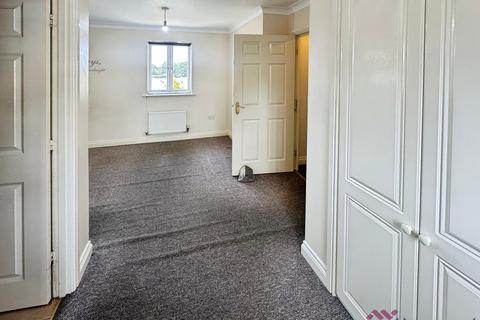 3 bedroom terraced house to rent, Avitus Way, Colchester CO4