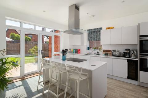 1 Oat Close, Rotherfield Greys, Henley-on-thames, RG9 4EX