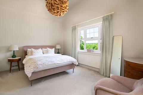 1 Oat Close, Rotherfield Greys, Henley-on-thames, RG9 4EX