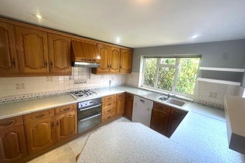 4 bedroom semi-detached house to rent, Windsor SL4