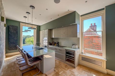 3 bedroom apartment for sale, Lexden Park House, Colchester