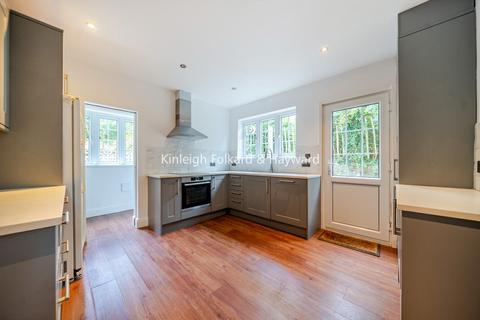 65 The Chase, Bromley, BR1 3DE
