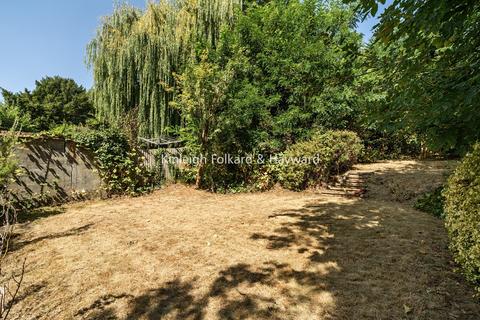 65 The Chase, Bromley, BR1 3DE