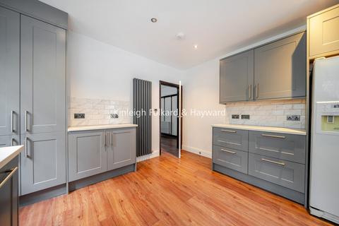 65 The Chase, Bromley, BR1 3DE