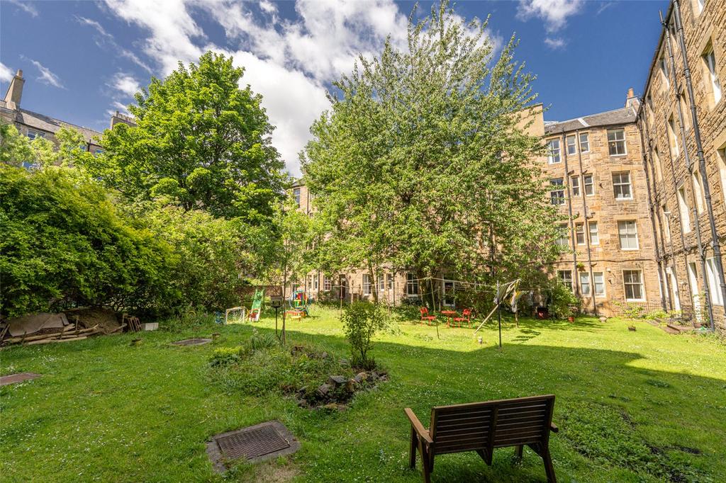 Shared Rear Garden