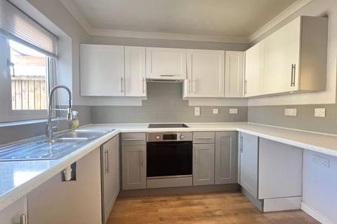25 Armscroft Gardens, Gloucester, GL2 0RT