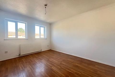 25 Armscroft Gardens, Gloucester, GL2 0RT