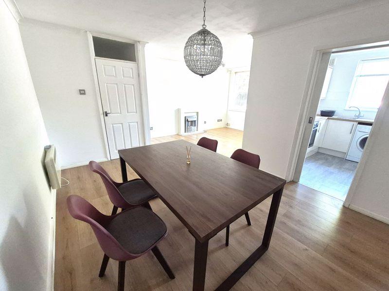Apartment in Birmingham, Sutton Coldfield - View 4