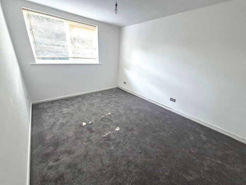 Apartment in Birmingham, Sutton Coldfield - More