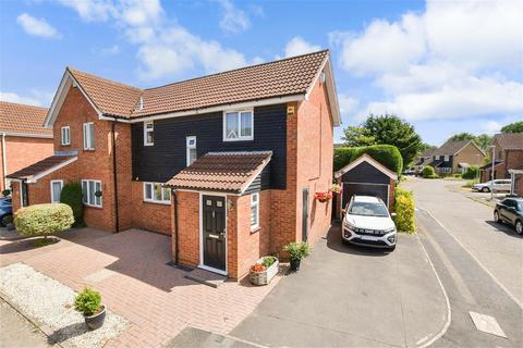 3 bedroom semi-detached house for sale, Menzies Avenue, Basildon, Essex