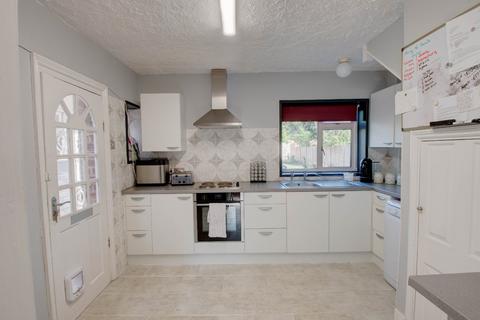 54 Grafton Crescent, Charford, Bromsgrove, B60 3HN