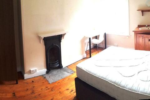 3 bedroom house to rent, Nottingham NG7