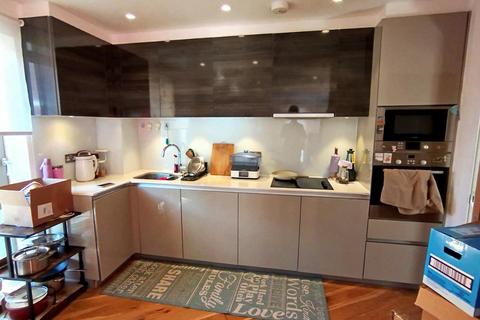 2 bedroom flat to rent, Rathbone Market 4
