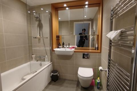 2 bedroom flat to rent, Rathbone Market 4