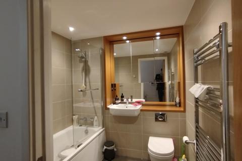 2 bedroom flat to rent, Rathbone Market 4