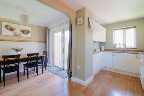 3 bedroom semi-detached house for sale, Willow Walk, Crediton, EX17