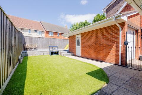 3 bedroom semi-detached house for sale, Willow Walk, Crediton, EX17