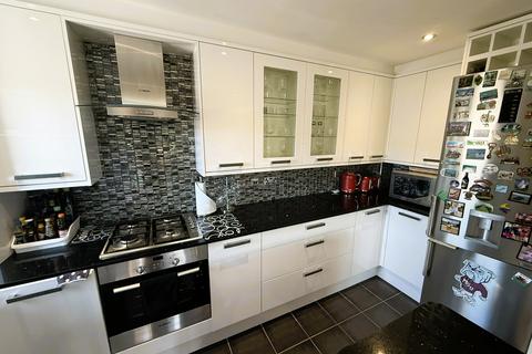 2 bedroom apartment for sale, Clos Gwilym, Llanbadarn Fawr SY23