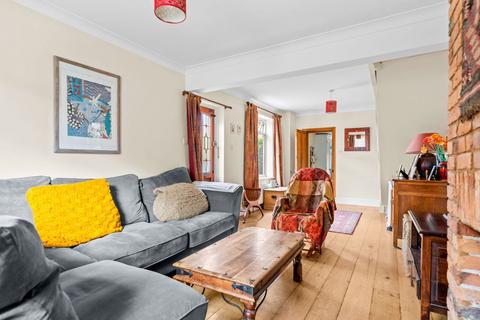 22 Durkins Road, East Grinstead, RH19 2ER
