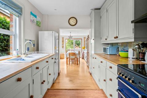 22 Durkins Road, East Grinstead, RH19 2ER